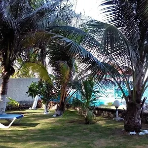 https://chrisanns-beach-resort.greaterantilleshotels.net